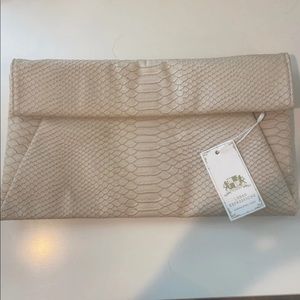 Snakeskin neutral clutch!